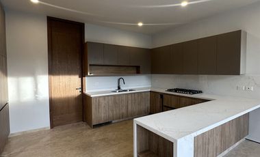 Linda casa en VENTA en Paseos Universidad