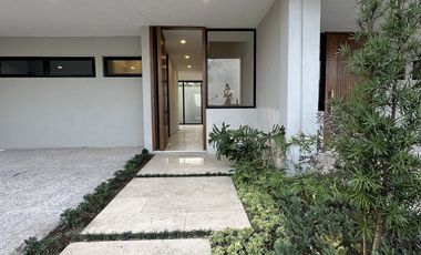 Linda casa en VENTA en Paseos Universidad