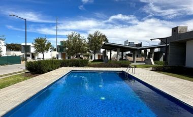Estrena casa en Parques Vallarta dentro de coto