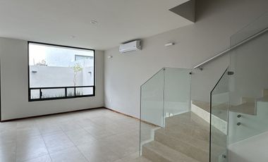 Estrena casa en Parques Vallarta dentro de coto