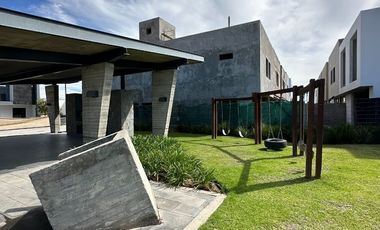 Estrena casa en Parques Vallarta dentro de coto