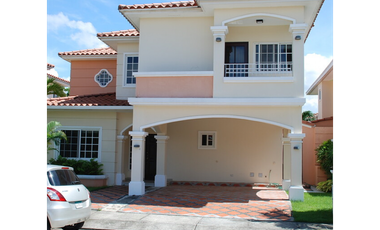 Venta de Super  Amplia y Hermosa Casa  Zonas Privada 369  mts2