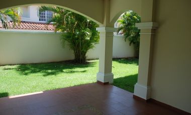 Venta de Super  Amplia y Hermosa Casa  Zonas Privada 369  mts2