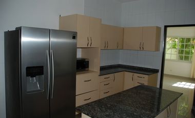 Venta de Super  Amplia y Hermosa Casa  Zonas Privada 369  mts2