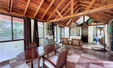 OPORTUNIDAD! Se Vende Casa en Altos del Maria en Zona Alta