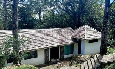 OPORTUNIDAD! Se Vende Casa en Altos del Maria en Zona Alta