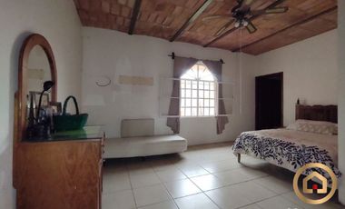 Moderna Casa Estilo Campestre en Venta, San Marcos, Jalisco; Fraccionamiento El Palomar!