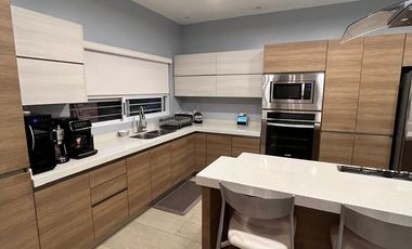 Residencia de Lujo en Valle Poniente