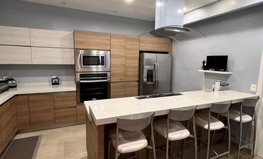 Residencia de Lujo en Valle Poniente