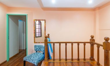 Casa 5 amb. en venta en Velez Sarsfield C/cochera