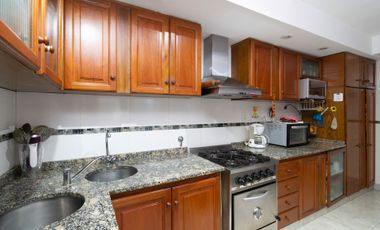 Casa 5 amb. en venta en Velez Sarsfield C/cochera