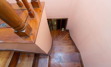 Casa 5 amb. en venta en Velez Sarsfield C/cochera