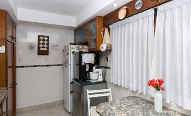 Casa 5 amb. en venta en Velez Sarsfield C/cochera