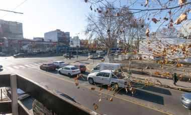 Casa 5 amb. en venta en Velez Sarsfield C/cochera