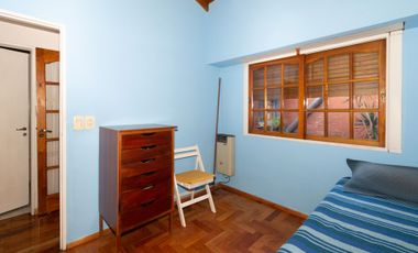 Casa 5 amb. en venta en Velez Sarsfield C/cochera