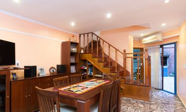 Casa 5 amb. en venta en Velez Sarsfield C/cochera