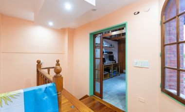 Casa 5 amb. en venta en Velez Sarsfield C/cochera