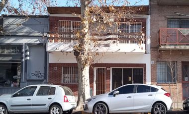 Casa 5 amb. en venta en Velez Sarsfield C/cochera