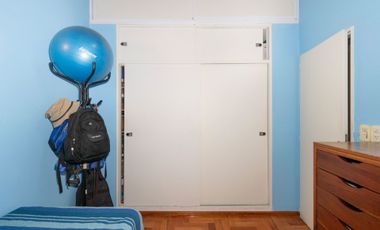 Casa 5 amb. en venta en Velez Sarsfield C/cochera