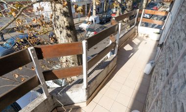 Casa 5 amb. en venta en Velez Sarsfield C/cochera