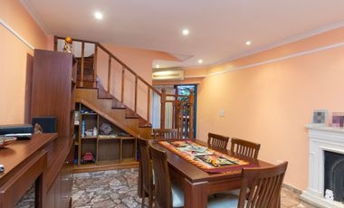 Casa 5 amb. en venta en Velez Sarsfield C/cochera