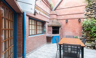 Casa 5 amb. en venta en Velez Sarsfield C/cochera