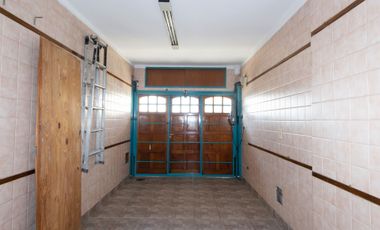 Casa 5 amb. en venta en Velez Sarsfield C/cochera