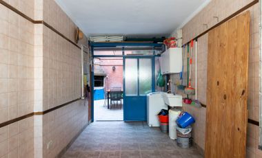 Casa 5 amb. en venta en Velez Sarsfield C/cochera