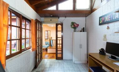 Casa 5 amb. en venta en Velez Sarsfield C/cochera