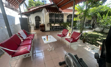 SE VENDE CASA CON TERRENO EN COCO DEL MAR