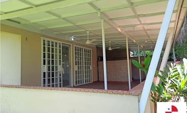Alquiler Casa en Ancón de 3 recamaras con 660m2 exclusiva en $2200
