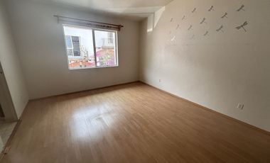 LINDA CASA EN RENTA EN CERRADA TECAMACHALCO