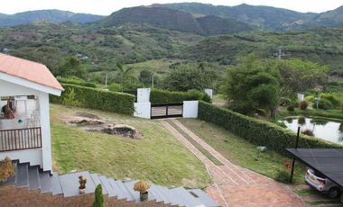 Casa Campestre en Condominio en La Mesa