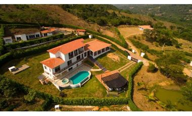Casa Campestre en Condominio en La Mesa