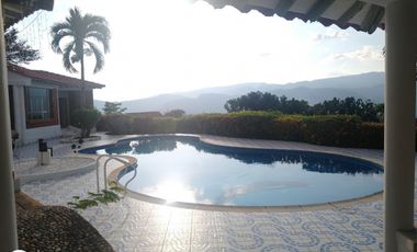 Amplia Casa Finca con Piscina propia