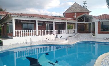Amplia Casa Finca con Piscina propia
