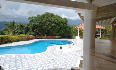 Amplia Casa Finca con Piscina propia