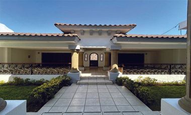 Hermosa Casa en la arbide