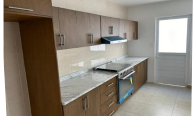 Excelente casa en Gran Jardin