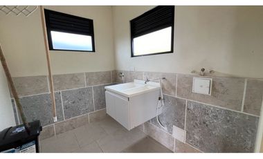 Vendo linda casa en pacho con inmejorable vista.zona verde privada