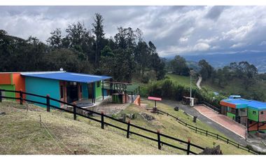 Vendo linda casa en pacho con inmejorable vista.zona verde privada