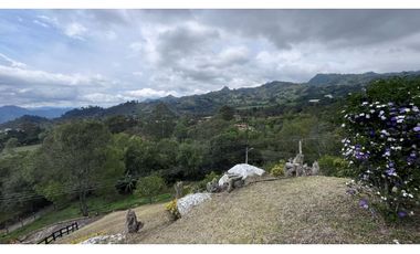 Vendo linda casa en pacho con inmejorable vista.zona verde privada