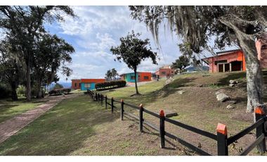 Vendo linda casa en pacho con inmejorable vista.zona verde privada