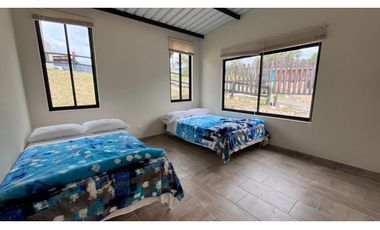 Vendo linda casa en pacho con inmejorable vista.zona verde privada