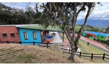 Vendo linda casa en pacho con inmejorable vista.zona verde privada