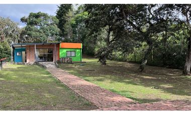 Vendo linda casa en pacho con inmejorable vista.zona verde privada