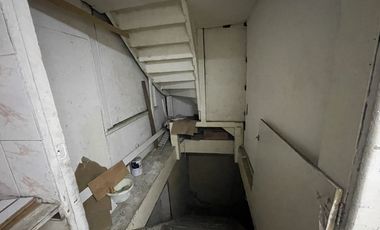 SE ARRIENDA LOCAL COMERCIAL EN CALLE ESMERALDA (CÓD. 435)