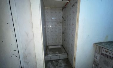 SE ARRIENDA LOCAL COMERCIAL EN CALLE ESMERALDA (CÓD. 435)