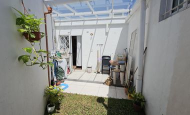 Venta de Departamento 3 Amb.  en Ramos Mejia  Muy Buen Estado C/patio y Esp. auto