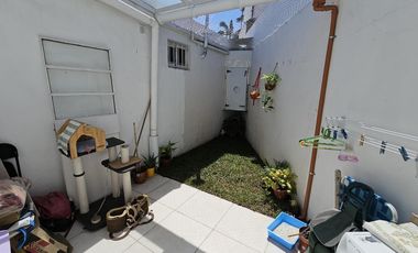 Venta de Departamento 3 Amb.  en Ramos Mejia  Muy Buen Estado C/patio y Esp. auto